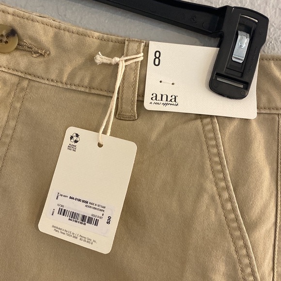 30. Mid rise twill shorts - Picture 3 of 6